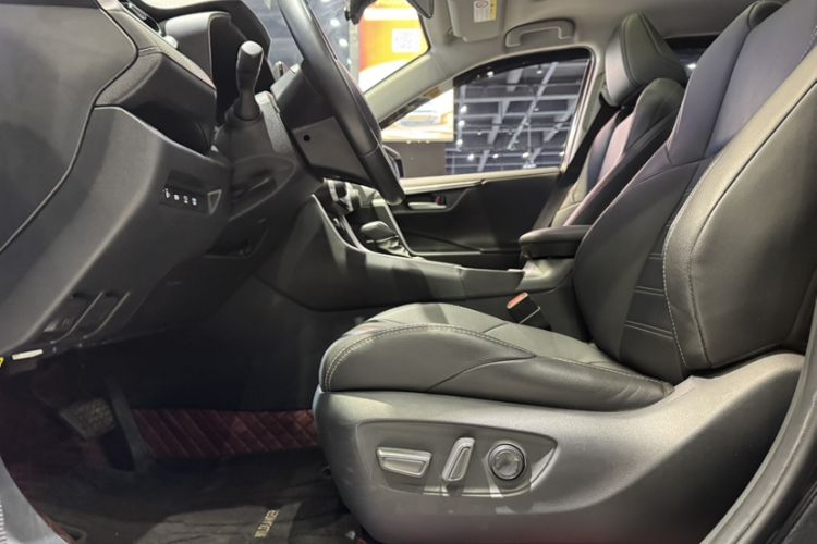 Used Toyota Wildlander 2023 2.0L CVT Two-Wheel Drive Luxury PLUS Edition
