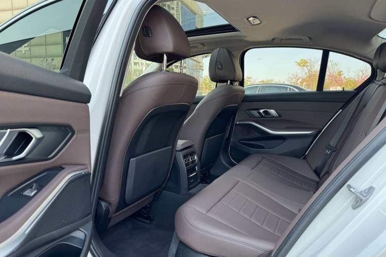 Used BMW 3 Series 2020 Facelifted 325i M Sport Package Interior 3