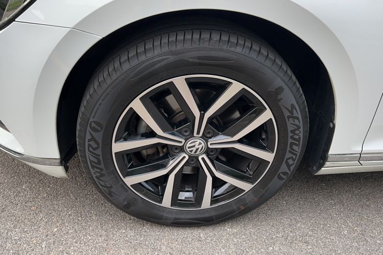 Used Volkswagen Variant 2018 380TSI Two-Wheel Drive Comfort Edition
