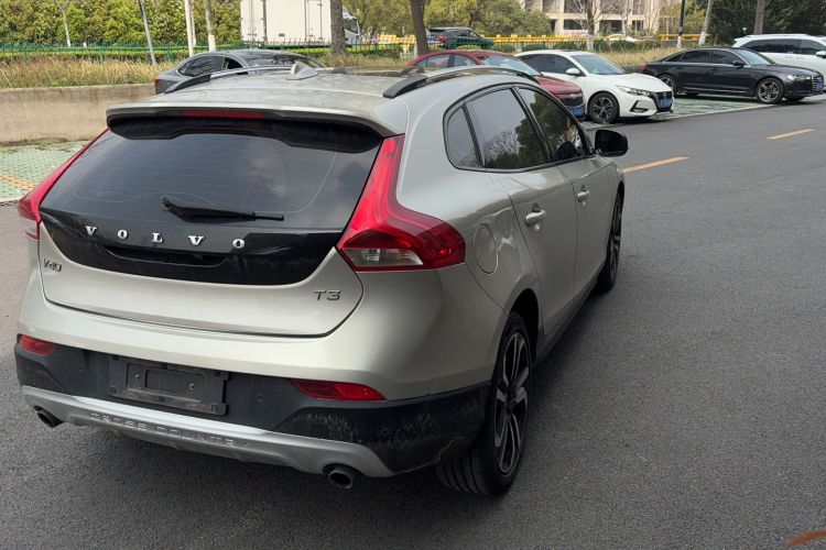 Used Volvo V40 2018 Cross Country T3 Zhiya Edition Rear Right 45 Deg