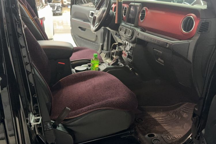 Used Jeep Wrangler 2021 2.0T Robin Hood Four-Door Edition Interior 8