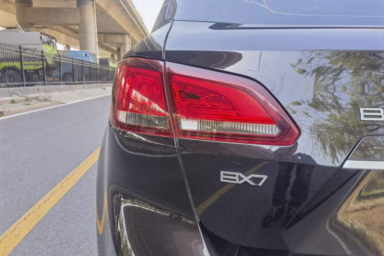 Used BORGWARD BX7 2016 28T Two-Wheel Drive Luxury Version 5 Seats