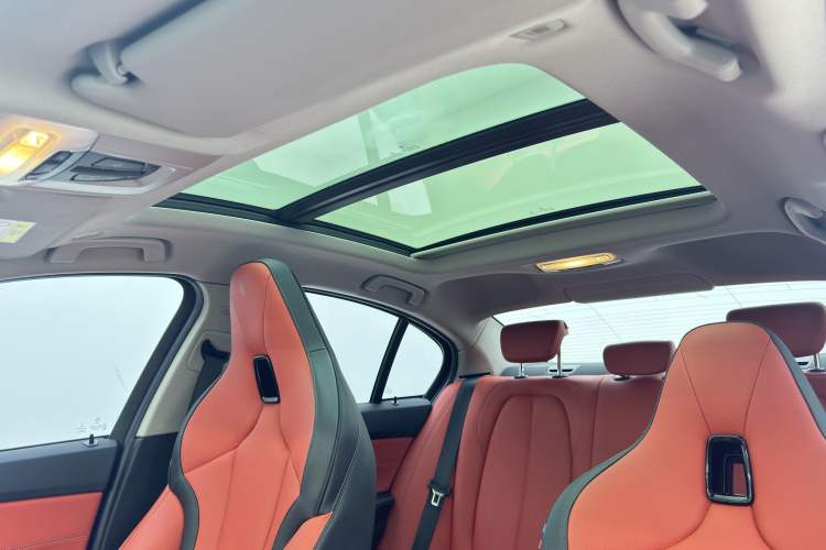 Used BMW 1 Series 2021 125i M Sport Night Edition Interior 5