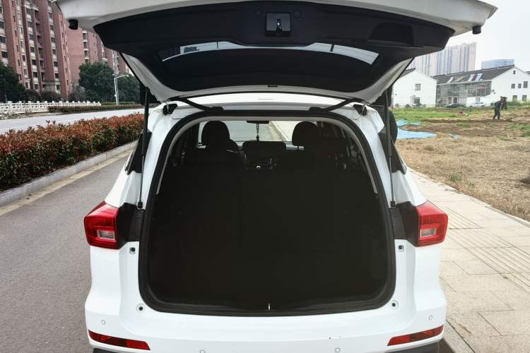 Used Haval M6 2019 1.5T Manual Two-Wheel Drive Urban Version China VI Standard