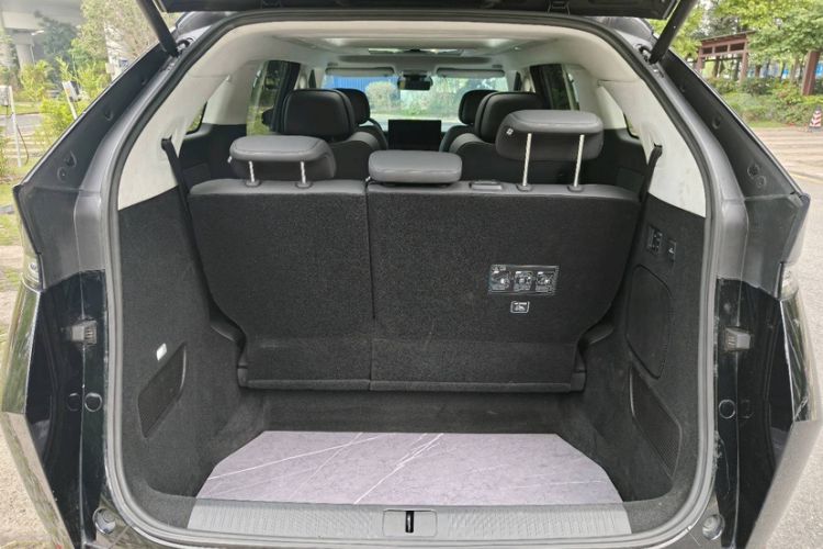 Used XPeng X9 2024 702 Ultra-Long Range Max