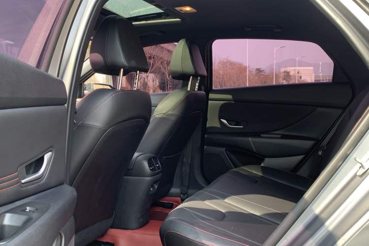 Used Hyundai Elantra 2022 1.5L CVT 20th Anniversary Edition Interior 3