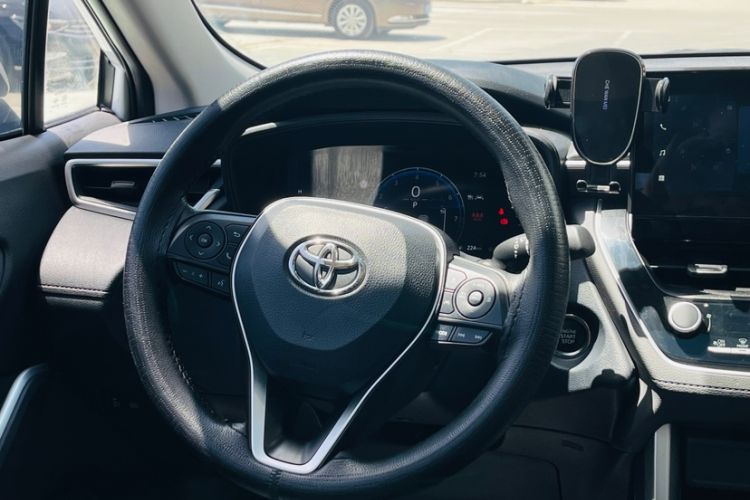 Used Toyota FRONTLANDER 2024 2.0L CVT Leading Edition
