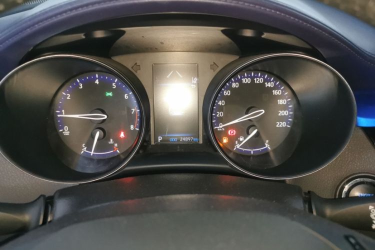 Used Toyota C-HR 2021 2.0L Luxury Edition Odometer Close Up