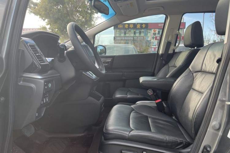 Used Honda Elysion 2016 2.4L Luxury Edition
