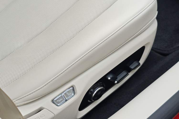 Used Hima Luxeed S7 2025 785 km Ultra