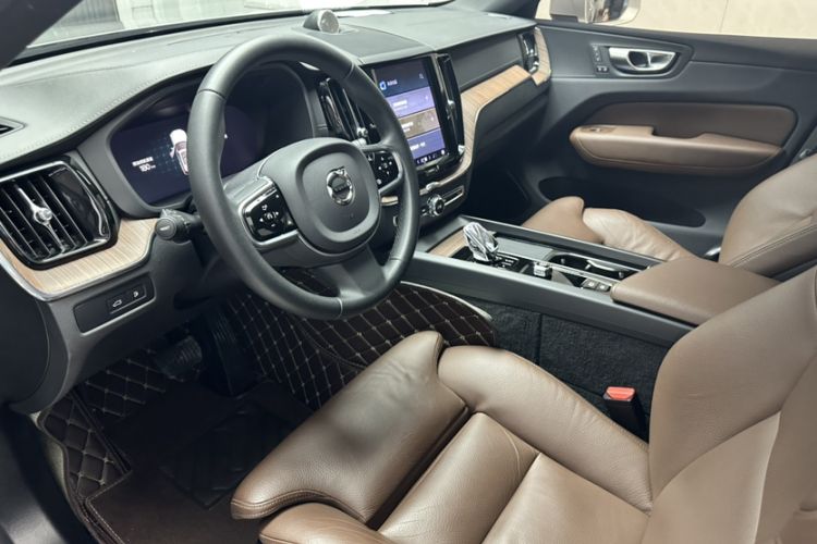 Used Volvo XC60 New Energy 2023 T8 Plug-in Hybrid Long-Range All-Wheel Drive Smart Luxury Edition