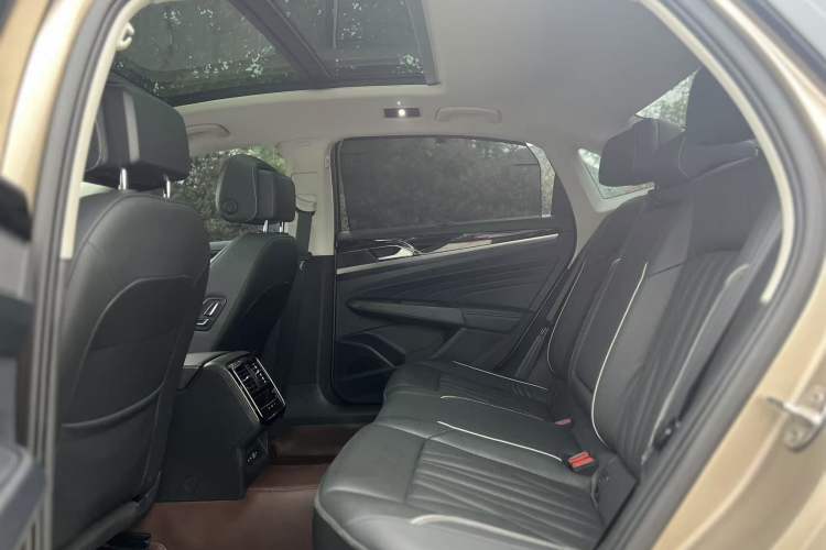 Used Volkswagen Passat 2022 330TSI Starry Luxury Edition Interior 3