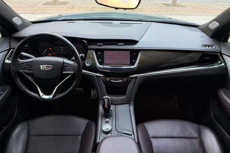 Used Cadillac XT6 2022 2.0T 7-Seater Four-Wheel Drive Luxury Version Interior 2