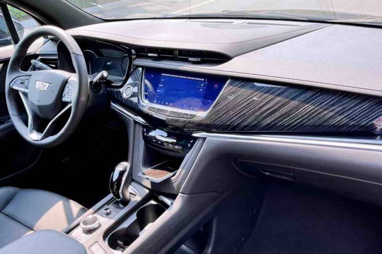 Used Cadillac XT6 2022 2.0T Six-Seater Four-Wheel-Drive Luxury Standard Edition