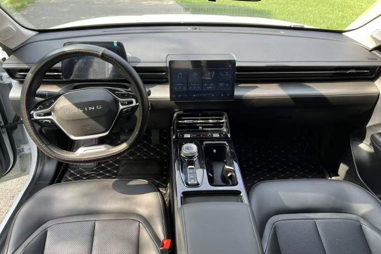 Used Wuling Xingguang 2024 Co-Creation Edition 70 Standard Model