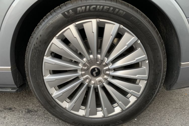 Used ONVO Luxeed L90 2025 Model—Ultra Six-Seater Version