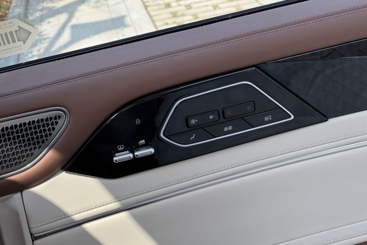 Used BYD Xia 2025 DM-i 1.5T 100km Leading Model Interior 4