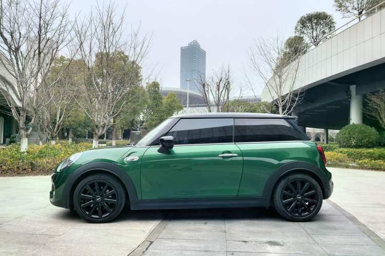 Used MINI MINI 2021 2.0T COOPER S Classic Edition