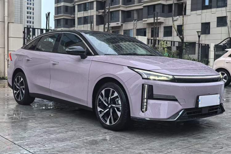 Used Geely Galaxy L6 2024 125km Creative Edition
