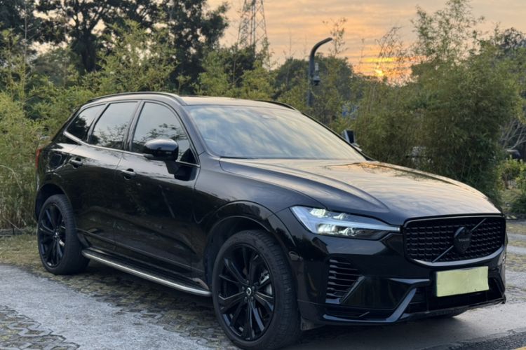 Used Volvo XC60 New Energy 2025 Plug-in Hybrid Long-Range All-Wheel Drive Zhiyuan Extreme Night Black Edition
