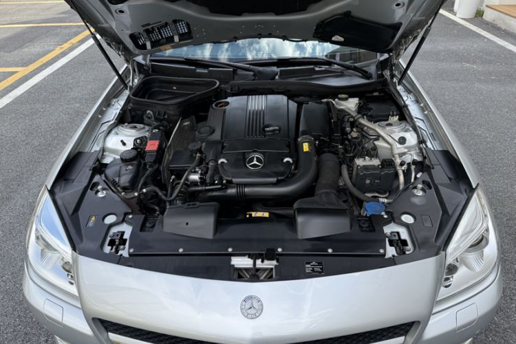 Used Mercedes-Benz SLK-Class 2011 SLK 200 Fashion Model
