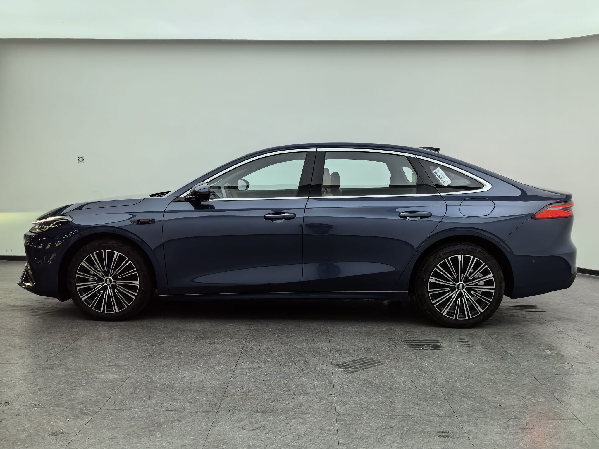 Geely Galaxy A7 2025 Model EM-i 150km Starship Edition — снимка 17