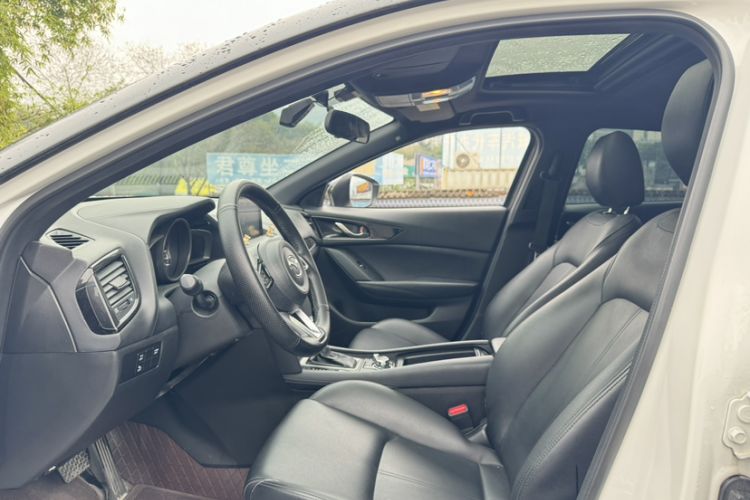 Used Mazda CX-4 2021 2.0L Automatic Two-Wheel Drive Blue Sky Dynamic Edition Interior 4