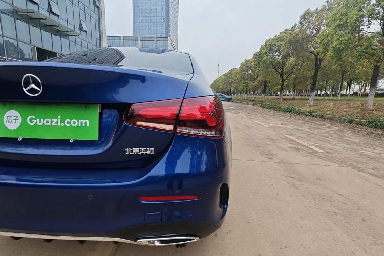 Used Mercedes-Benz A-Class 2022 Restyled A 200 L Sport Sedan Fashion Version Exterior 11