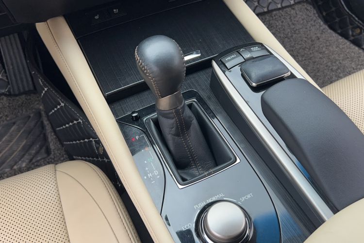 Used Lexus GS 2012 250 Leading Edition
