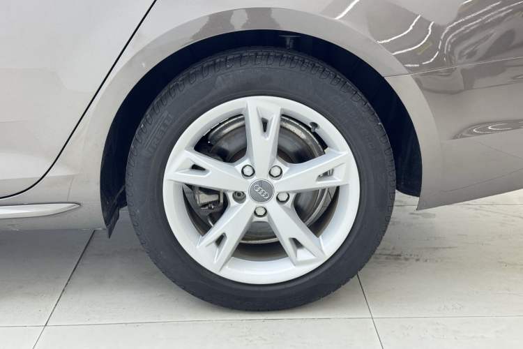 Used Audi A4L 2018 30th Anniversary Edition 30 TFSI Ambition Model Exterior 5