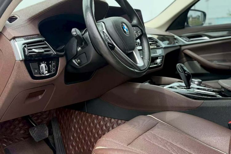 Used BMW 5 Series 2022 Restyled 525Li Luxury Package Interior 2