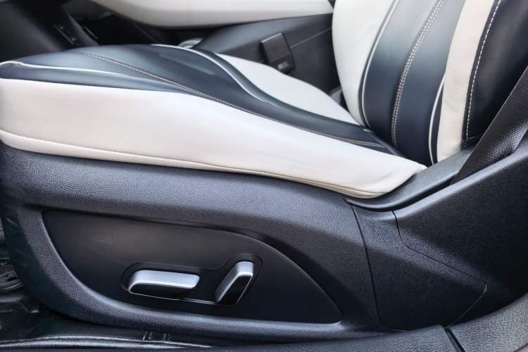 Used BYD Qin PLUS 2021 DM-i 55KM Flagship Model Interior 3