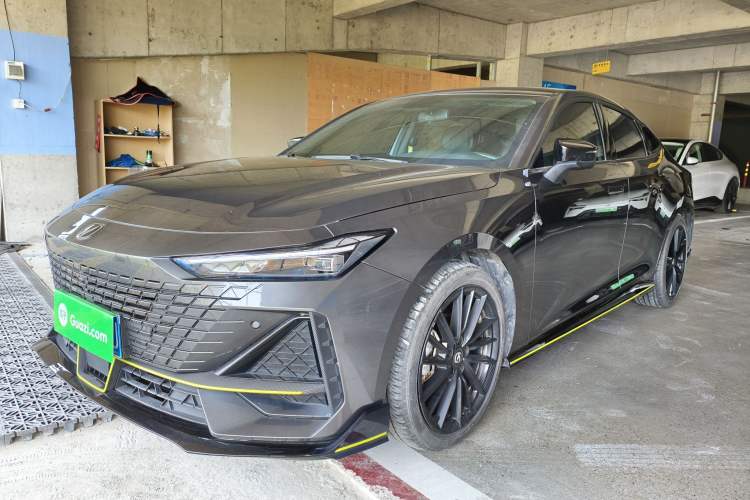 Used CHANGAN UNI-V 2023 1.5T Sport Edition