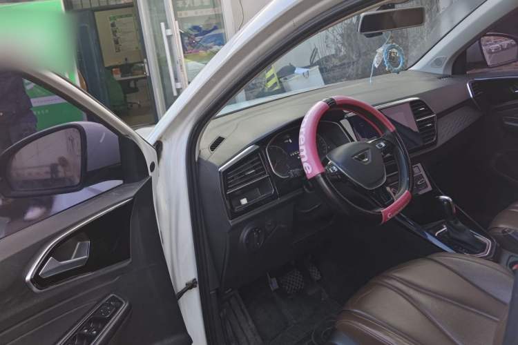 Used Jetta VS5 2021 280TSI Automatic Trend Edition Interior 3