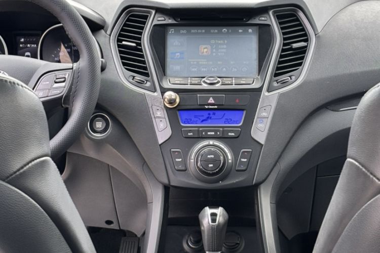 Used Hyundai Santa Fe 2013 2.4L Automatic Two-Wheel Drive Smart Version