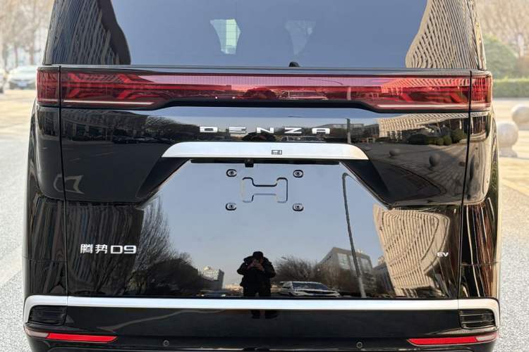 Used Denza D9 2024 EV 620 Premium Model