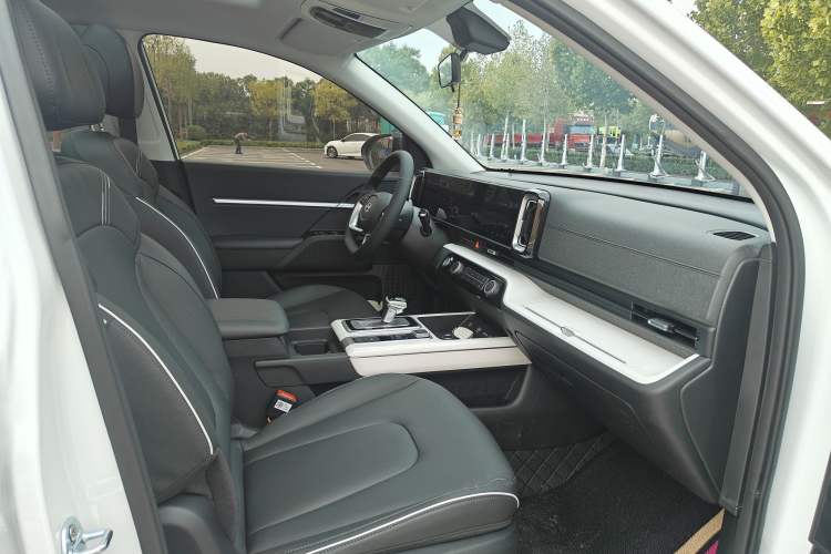 Used Hyundai ix35 2023 Musso 2.0L Deluxe Edition DLX