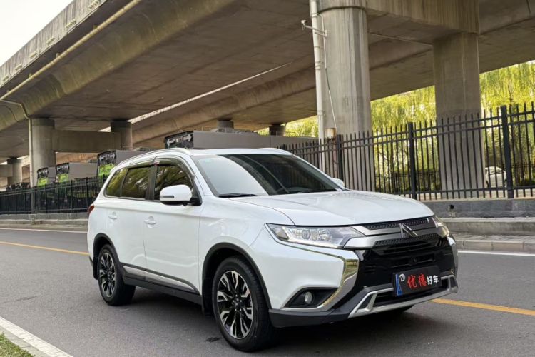 Used Mitsubishi Outlander 2019 2.0L Two-Wheel Drive Comfort Edition 5 Seats China V Standard Exterior 2