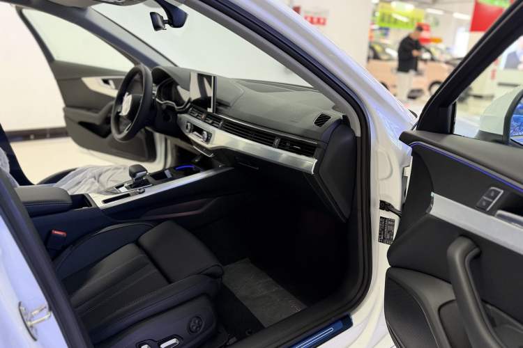 Used Audi A4L 2025 2 Million Units Enjoyment Version 40 TFSI Stylish and Dynamic Type
