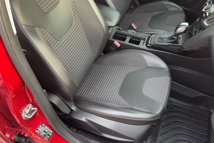 Used Ford Focus 2017 Sedan 1.6L Automatic Fashion Edition Smart Drive Version
