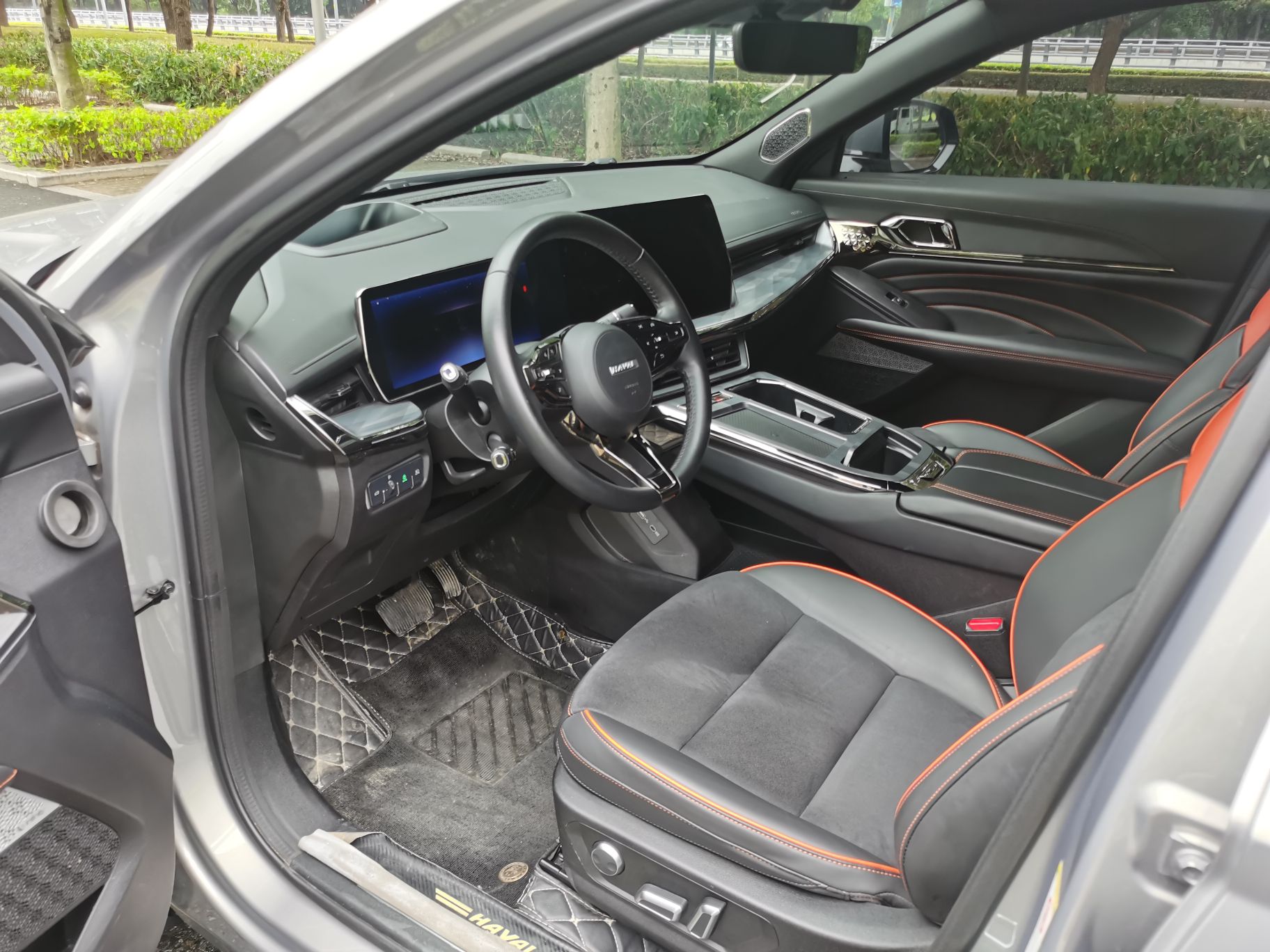 Переднее сиденье в автомобиле