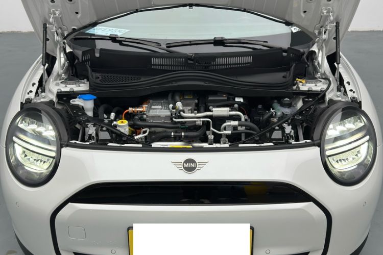 Used MINI Electric COOPER 2024 456km COOPER E Classic Edition
