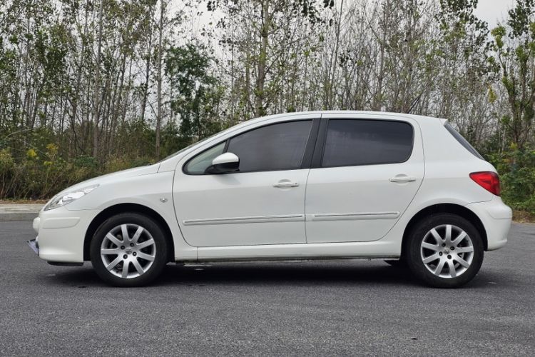 Used Peugeot 307 2013 Hatchback 1.6L Automatic Comfort Edition