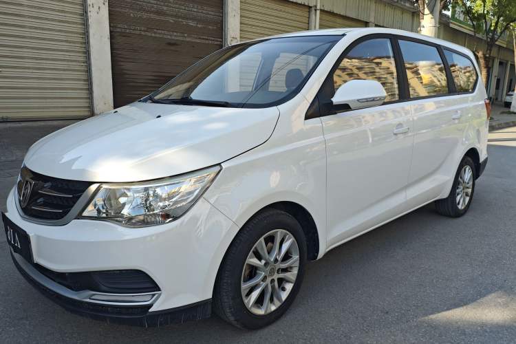 Used Baojun 730 2016 Revised 1.5L Manual Standard Version 7 Seats China V Emission Standard