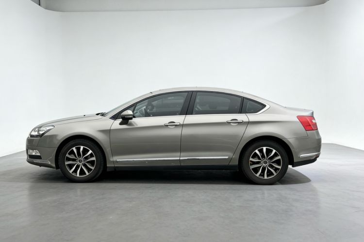 Used Citroen C5 2014 1.6T Automatic Prestige Model Exterior 3