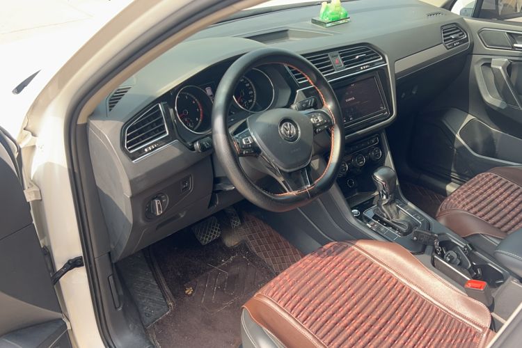 Used Volkswagen Tiguan L 2019 330TSI Automatic Two-Wheel Drive Panoramic Comfort Edition China V Standard
