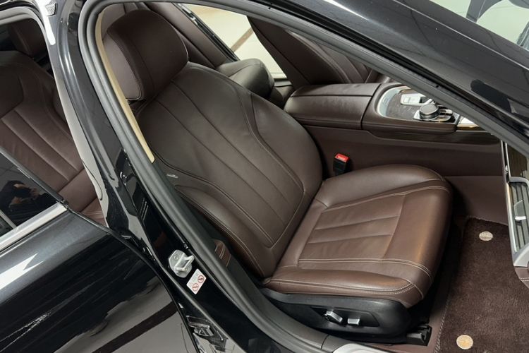 Used BMW 7 Series 2018 730Li Leading Model Excellence Package
