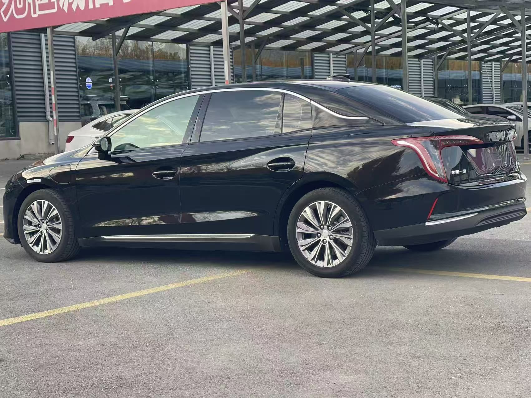 Hongqi E-QM5 2023 620km PLUS — снимка 14