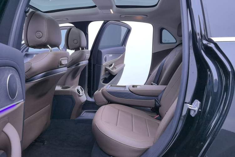 Used Mercedes-Benz E-Class 2018 Restyled E 300 L Sporty and Stylish Edition
