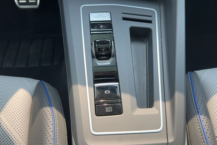 Used Volkswagen Golf 2025 300TSI R-Line Gear Lever